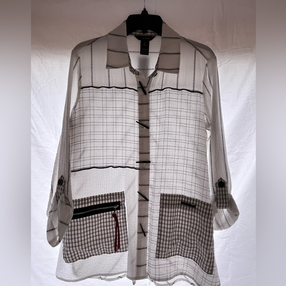 Ali Miles3/4 length sleeve top, size Medium, white w/ black stripes.